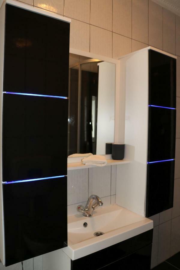 The Lakehouse Villa Neusiedl Am See Wienerstrasse 8 외부 사진